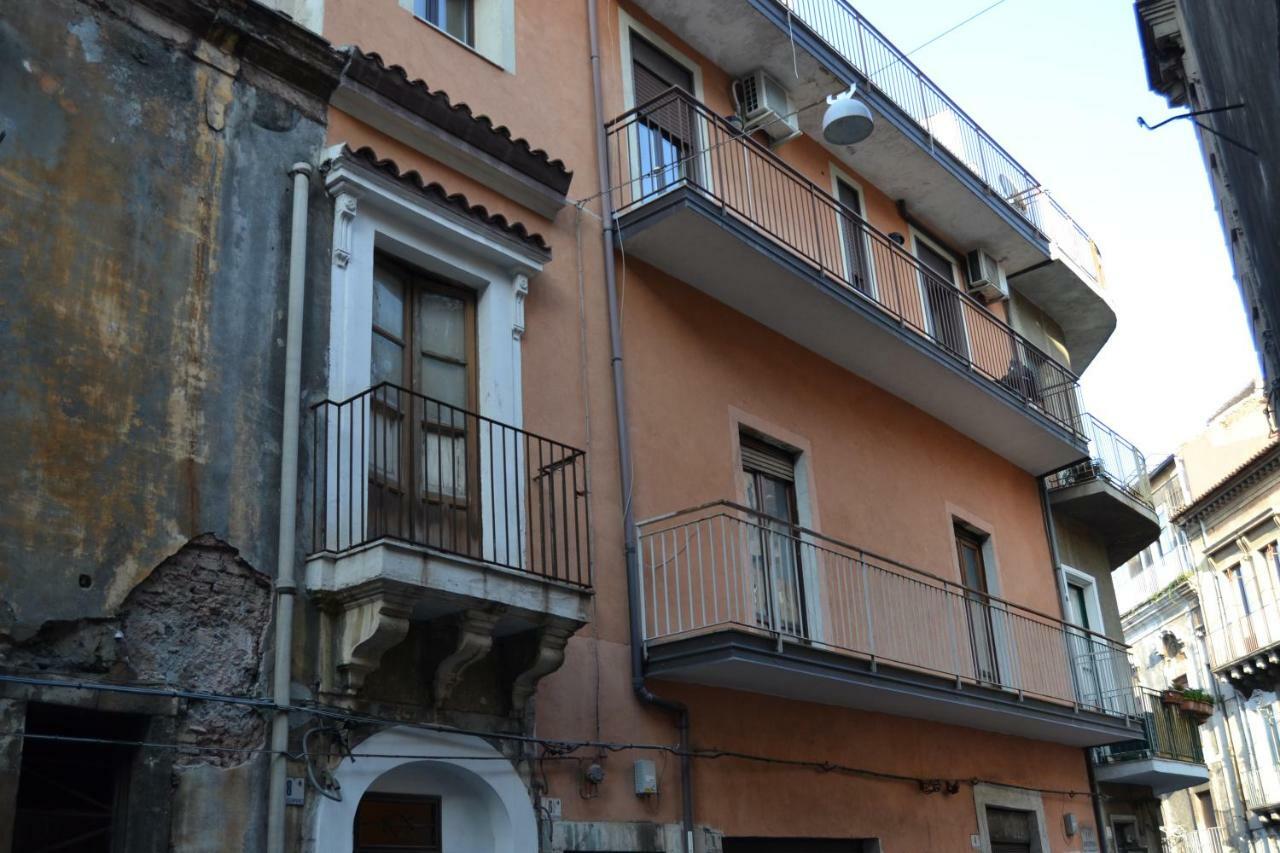 Chez Amelie & Jean-Louis Apartment Catania Exterior foto